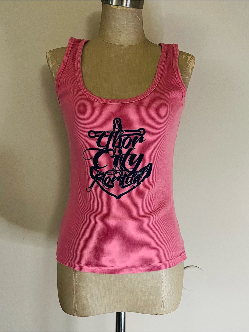 Pink Ribbed Graphic Tank Top with Navy Anchor Script